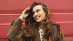 Langanhaltende Farbschönheit: 8 Gewohnheiten, die deine Haarfarbe lange strahlen lassen