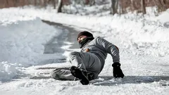 Was man auf vereiste Wege streuen kann: Experten nennen die 9 besten Optionen