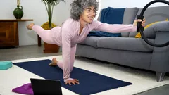 5 ideale Übungen für alle ab 50: 10 Minuten pro Tag reichen