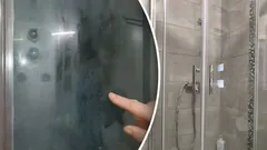 Kein Schimmel und keine Ablagerungen: Mit diesem Trick wird die Dusche in einer Minute blitzsauber